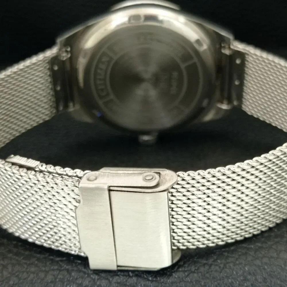 Vintage 1985 Citizen Manual Wound Mens Silver Watch & Silver accents